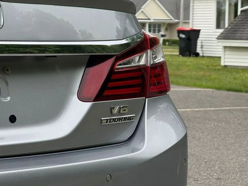 Used 2017 Honda Accord Touring image 9