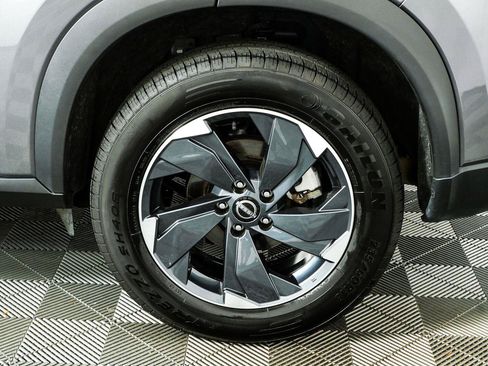 Used 2024 Nissan Rogue SV AWD/4WD image 36