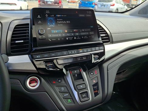 Used 2025 Honda Odyssey EX-L image 19