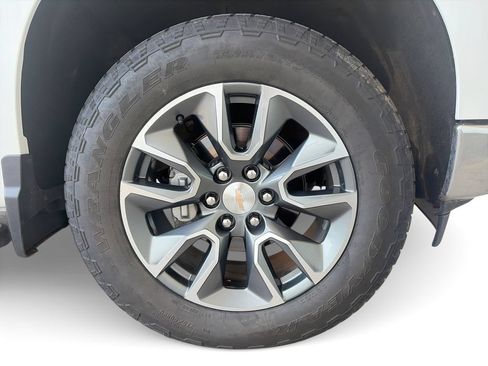 Certified 2025 Chevrolet Silverado 1500 LT AWD/4WD image 34