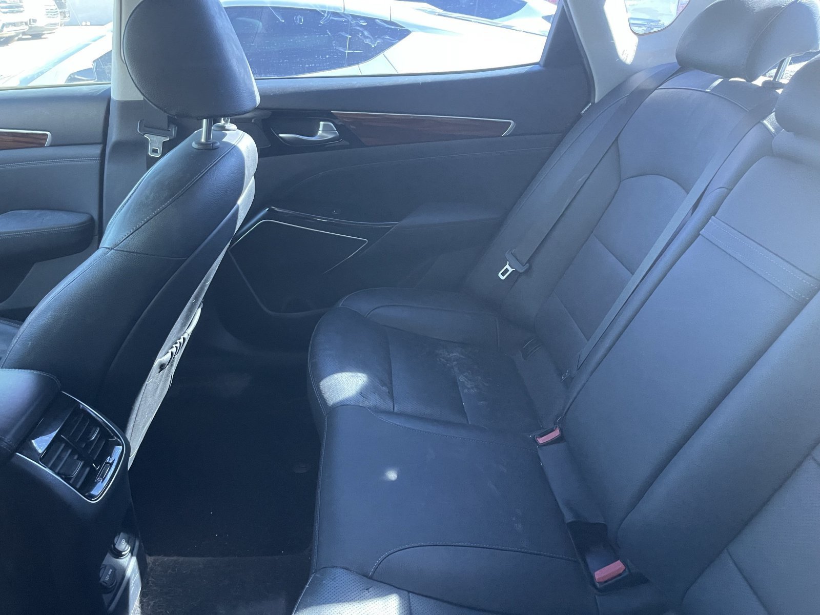 Used 2017 Kia Cadenza Premium w/ Luxury Package FWD image 9