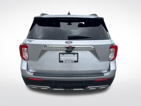 Used 2022 Ford Explorer XLT w/ Equipment Group 202A RWD image 8