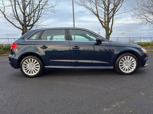 Used 2017 Audi A3 e-tron Prestige image 8
