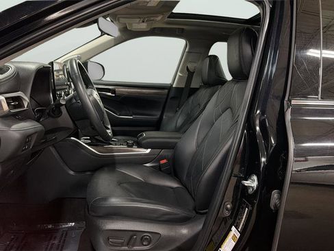 Used 2024 Toyota Highlander Platinum image 23