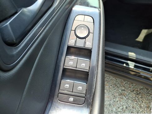 Used 2024 Nissan Rogue S AWD/4WD image 21