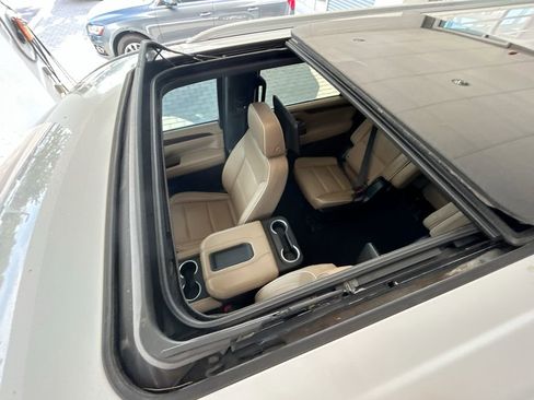 Used 2021 Chevrolet Suburban Premier RWD image 43