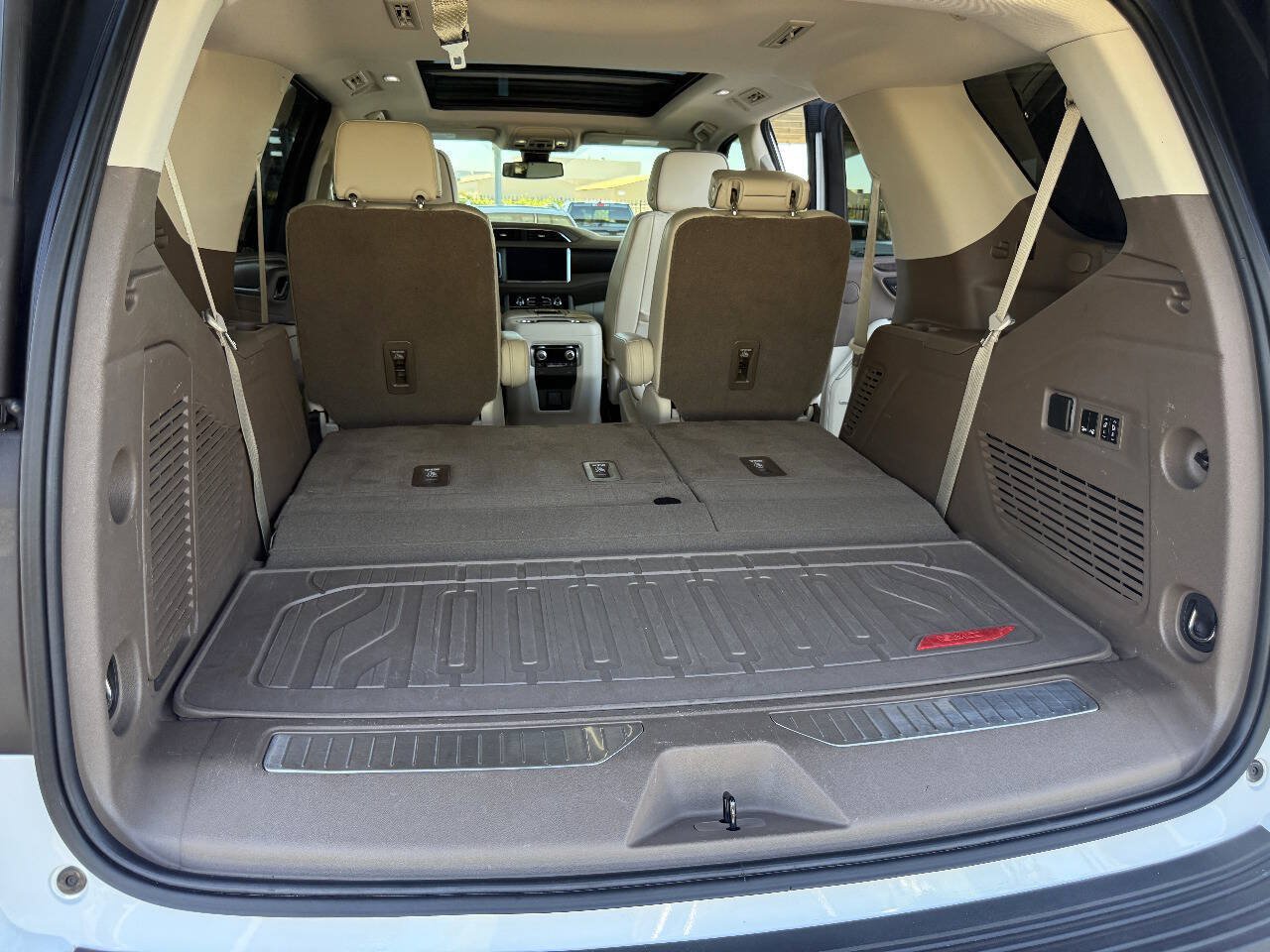 Used 2021 GMC Yukon Denali w/ LPO, Illumination Package AWD/4WD image 21