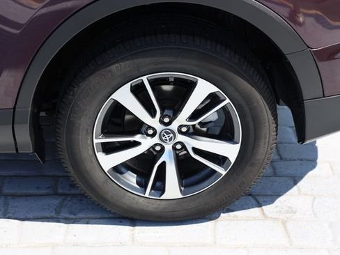 Used 2018 Toyota RAV4 XLE AWD/4WD image 41