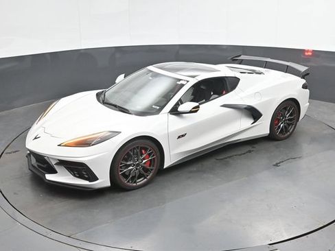 Used 2023 Chevrolet Corvette Stingray Premium Cpe w/ Z51 Performance Package RWD image 31
