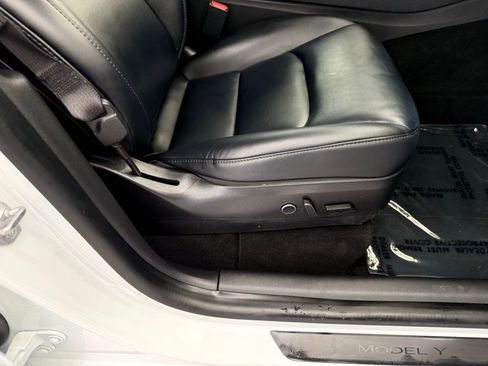 Used 2021 Tesla Model Y 2WD image 23