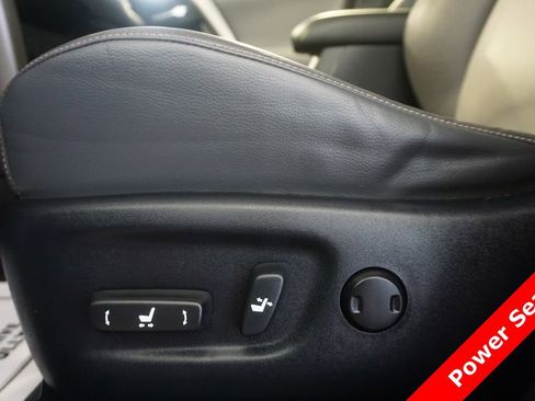 Used 2015 Toyota RAV4 Limited w/ Outdoor Package AWD/4WD image 8