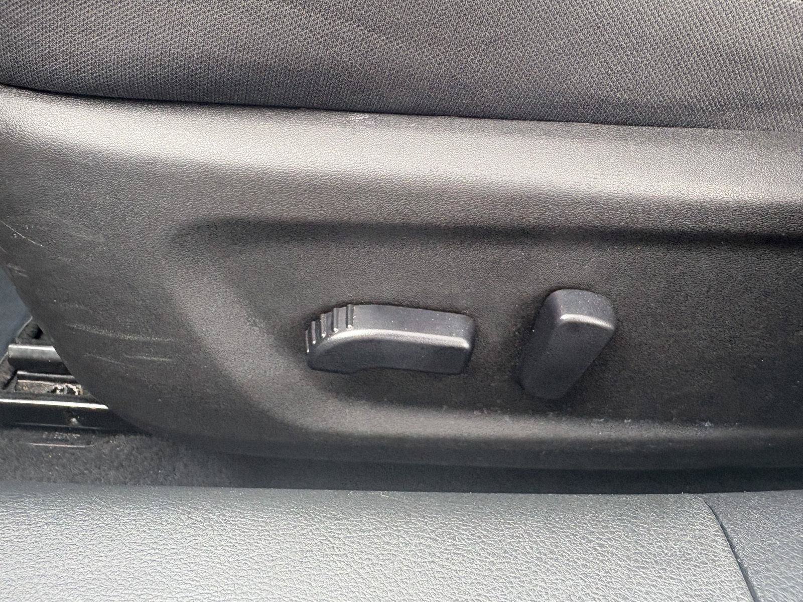 Used 2025 Nissan Altima 2.5 SV FWD image 8