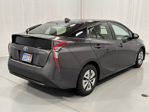 Used 2018 Toyota Prius image 5
