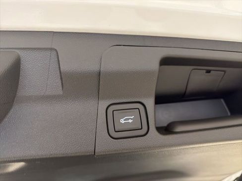 Used 2023 GMC Acadia AT4 w/ Preferred Package image 19