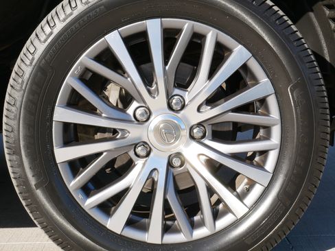 Used 2010 Lexus LX 570 4WD image 19