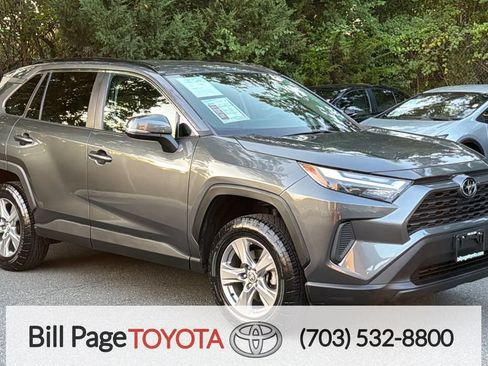 Used 2022 Toyota RAV4 XLE AWD/4WD image 1