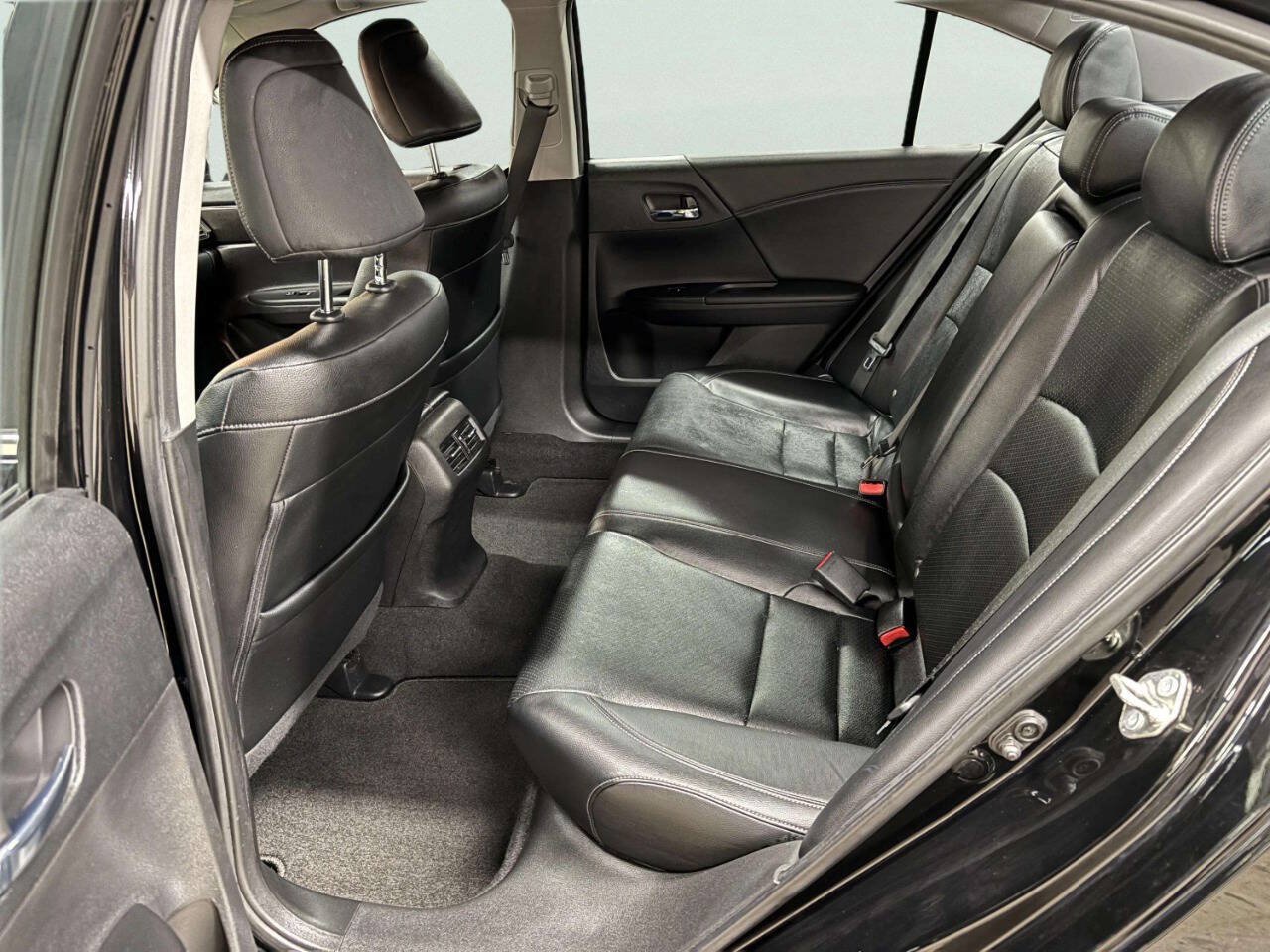 Used 2015 Honda Accord EX-L image 17