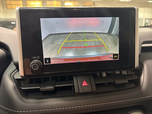 Used 2025 Toyota RAV4 XLE AWD/4WD image 24