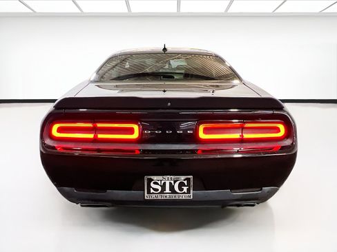 Used 2015 Dodge Challenger R/T Scat Pack w/ Scat Pack Appearance Package RWD image 5