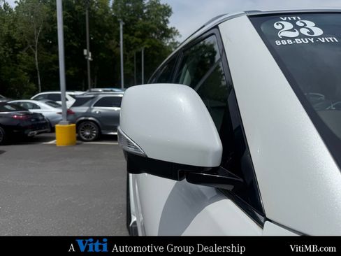 Used 2023 Nissan Armada SL w/ Captain's Chairs Package AWD/4WD image 10