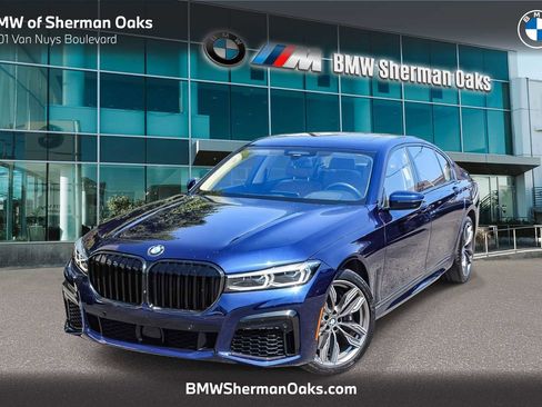Used 2022 BMW M760i xDrive AWD/4WD image 1