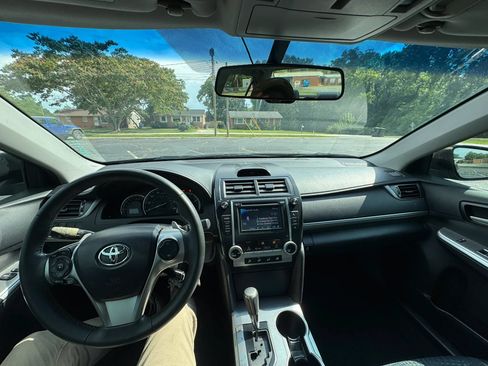 Used 2013 Toyota Camry SE FWD image 20