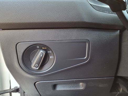 Used 2022 Volkswagen Tiguan SE w/ Panoramic Sunroof Package image 30