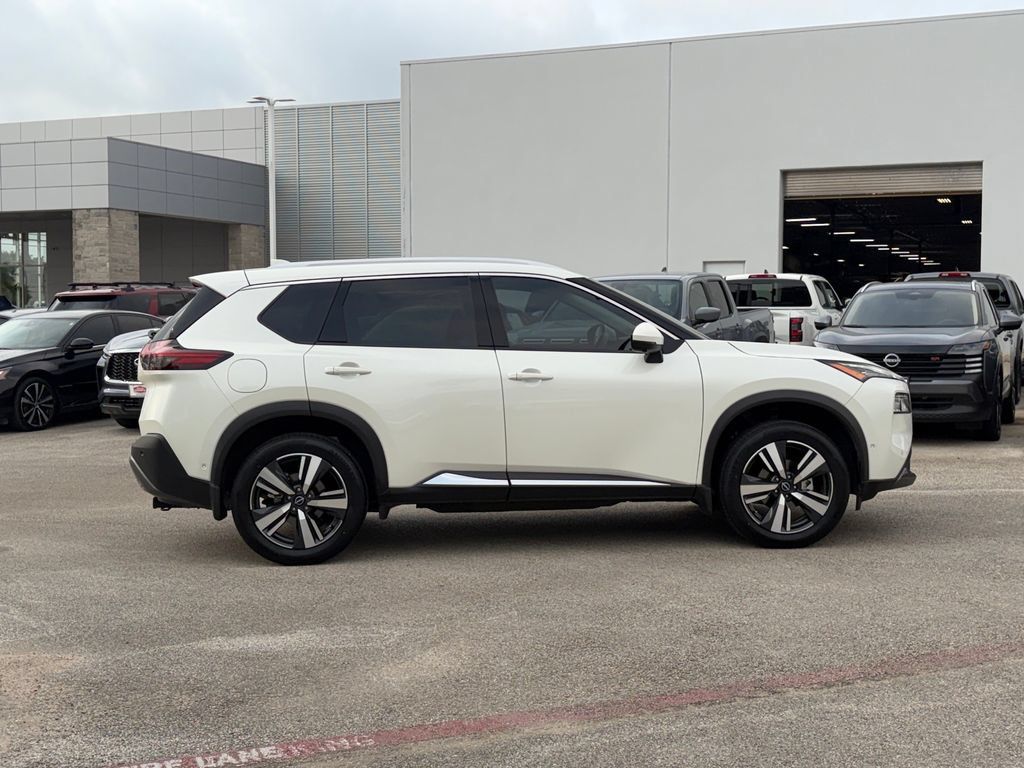 Certified 2023 Nissan Rogue SL w/ SL Premium Package FWD image 4