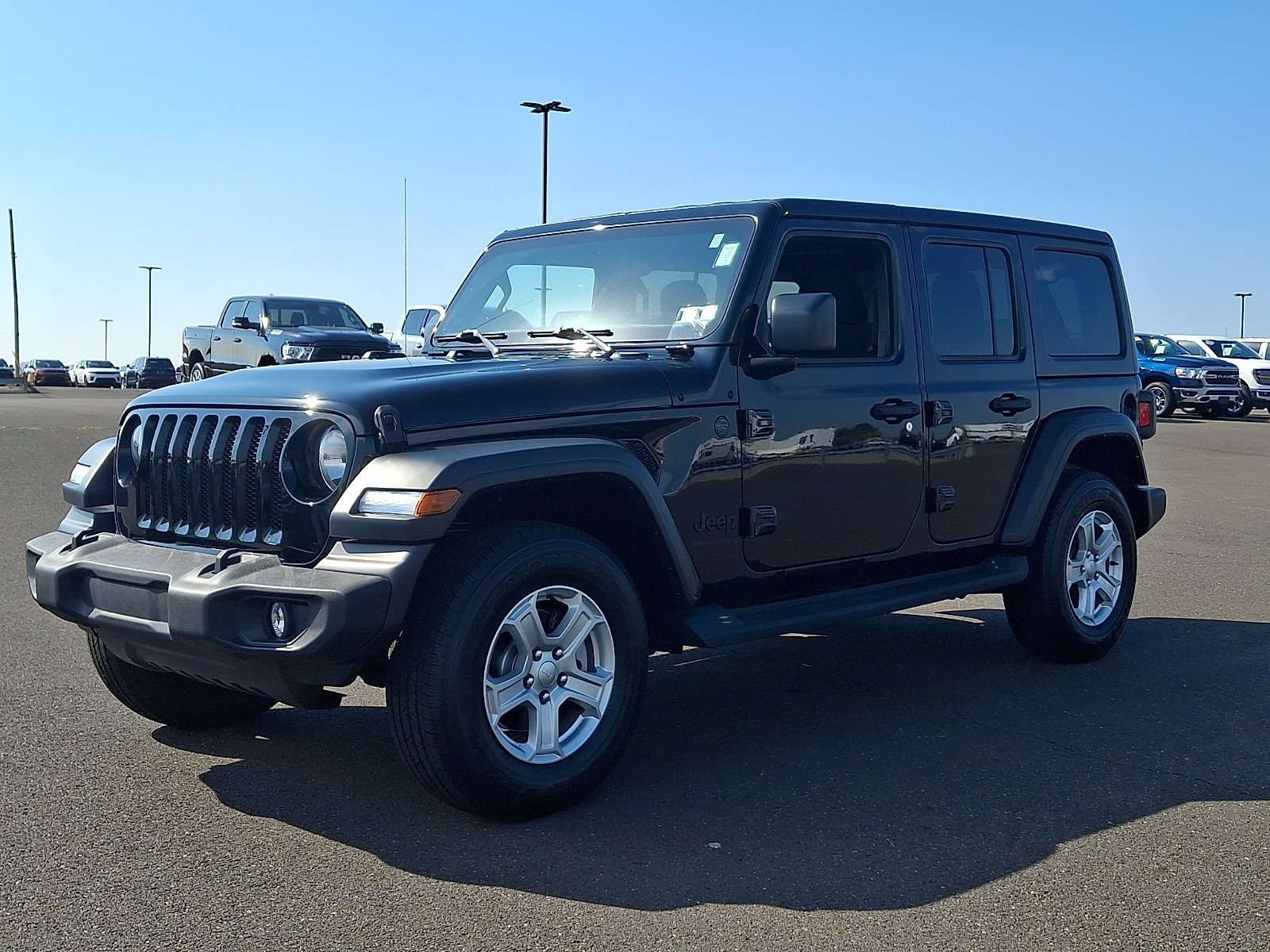 Used 2023 Jeep Wrangler Unlimited Sport AWD/4WD image 3