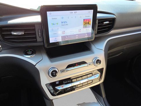 Used 2021 Ford Explorer XLT w/ Class III Trailer Tow Package image 22