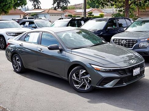 Used 2025 Hyundai Elantra Sport w/ Cargo Package FWD image 3