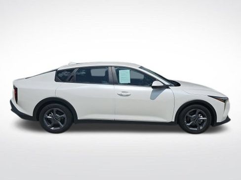 Used 2025 Kia K4 FWD image 9