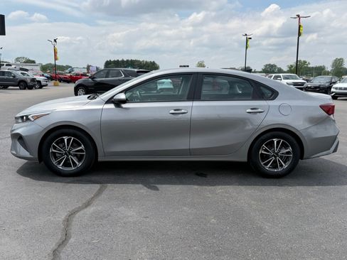 Used 2023 Kia Forte LXS FWD image 5