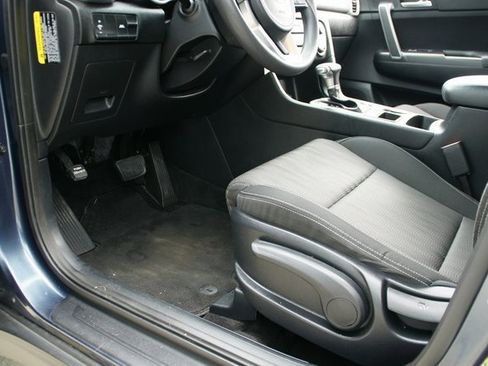 Used 2022 Kia Sportage LX image 13