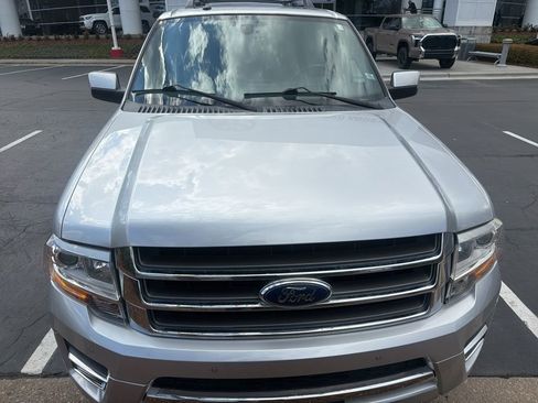 Used 2017 Ford Expedition Limited w/ Equipment Group 301A image 6