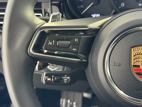 Certified 2026 Porsche Macan AWD/4WD image 27