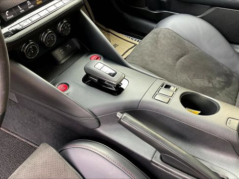 Certified 2025 Nissan Z NISMO w/ Floor Mat Package RWD image 18