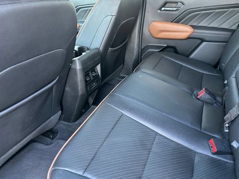 Certified 2023 GMC Canyon AT4 w/ AT4 Premium Package AWD/4WD image 13