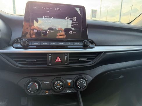 Used 2023 Kia Forte LX image 17