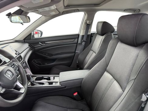 Used 2019 Honda Accord EX image 10
