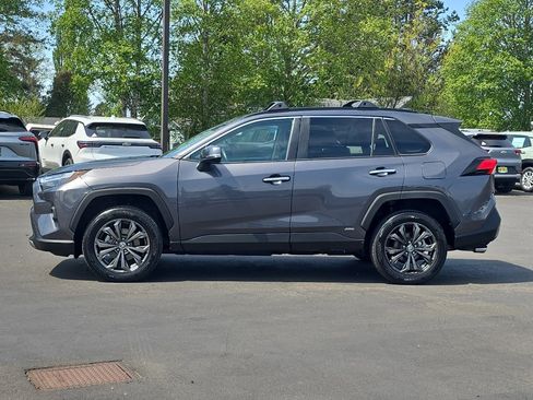 Used 2022 Toyota RAV4 Limited AWD/4WD image 6