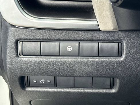 Certified 2023 Nissan Rogue SV FWD image 31
