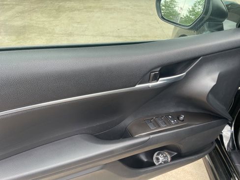 Used 2024 Toyota Camry SE w/ Cold Weather Package FWD image 18