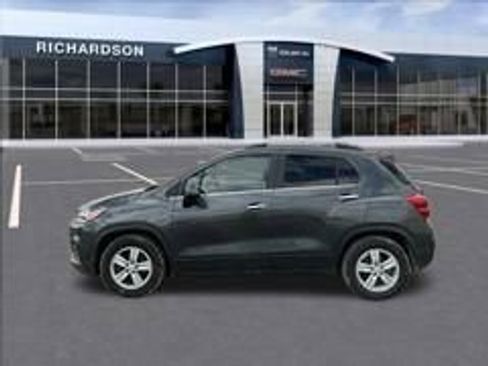 Used 2019 Chevrolet Trax LT w/ LT Convenience Package FWD image 1
