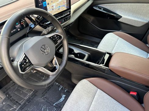 Used 2023 Volkswagen ID.4 Pro image 9