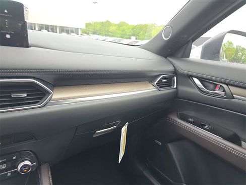 New 2025 MAZDA CX-5 Signature image 26