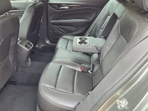 Used 2018 Buick Regal Essence w/ Driver Confidence Package #1 AWD/4WD image 12