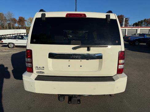 Used 2010 Jeep Liberty Limited image 4