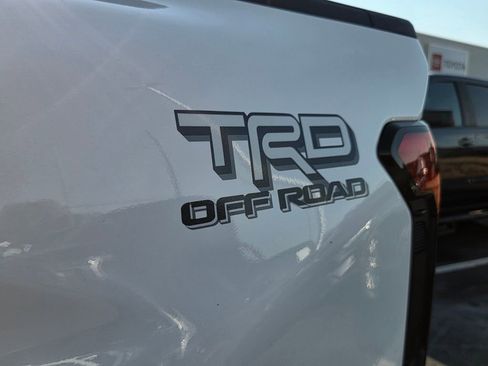 Certified 2025 Toyota Tacoma TRD Off-Road image 8