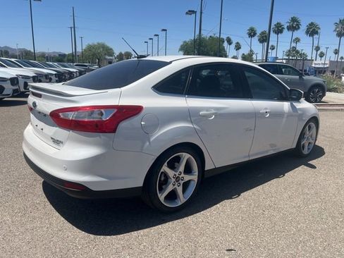 Used 2014 Ford Focus Titanium FWD image 4